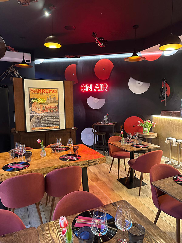 MOTIVO Sanremo - Pizzeria & Osteria - Stile Anni 70
